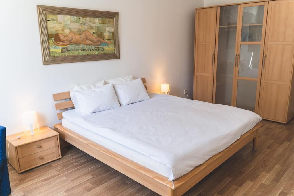 Old Town Apartment Next To Saint Peter'S Church รีกา ภายนอก รูปภาพ
