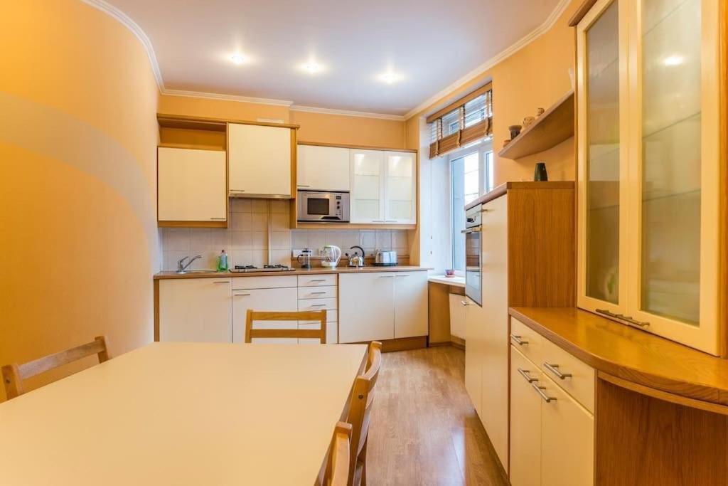 Old Town Apartment Next To Saint Peter'S Church รีกา ภายนอก รูปภาพ