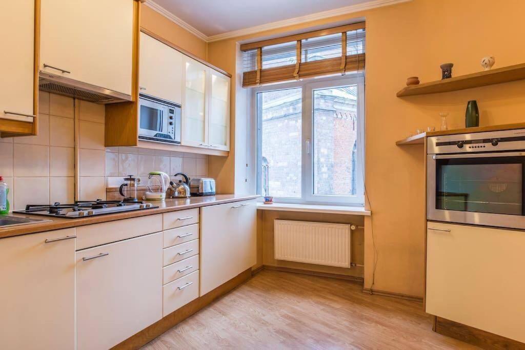 Old Town Apartment Next To Saint Peter'S Church รีกา ภายนอก รูปภาพ